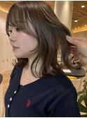 オリーブベージュ