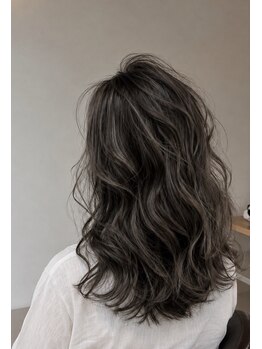 ユルム 深谷稲荷の写真/【上質を求める大人女性へ】髪も心も満たされる、ワンランク上の贅沢ケアと落ち着いた空間を。