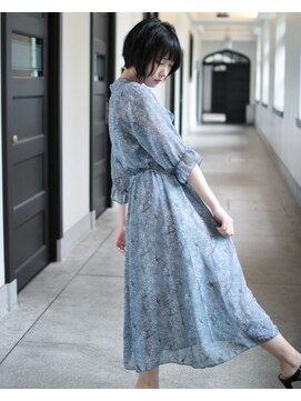 ロジ(Roji) 【Roji】小顔前下がり黒髪ショート