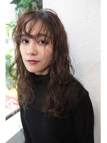 リラ バイ クオーレ(LIRA by CUORE)&nbsp;スモーキーベージュやわらかパーマ風