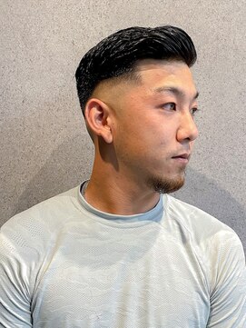 フジヤマバーバーショップ アジト(FUJIYAMA BARBER SHOP ajito) フェード刈り上げバーバースタイル【田中美旺】b720