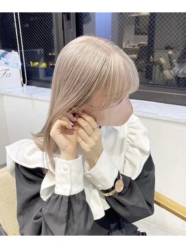 リアンリリィ バイ エイル トウキョウ(Lian lily by Eir Tokyo) ホワイトベージュ