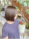 切りっぱなしボブ×ブラウンベージュ