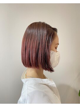 リラ バイ クオーレ(LIRA by CUORE) 切りっぱなしボブ