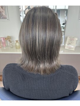 アトリーチェタ 田富店(ATTRICE) ハイライトオリーブベージュカラーケアブリーチヘアカラーボブ
