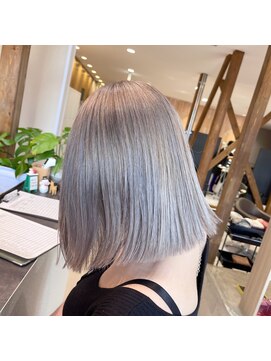 アヴァンス ジェイアール和歌山店(AVANCE.) 派手髪×シルバーカラー×ボブ
