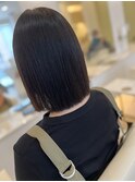 艶髪ナチュラル黒髪ストレート切りっぱなしぱつっとボブ