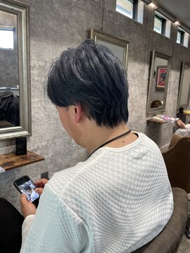 ロア ファーストクラス(LORE.first class) 白髪率70% ブリーチ→シルバーカラー