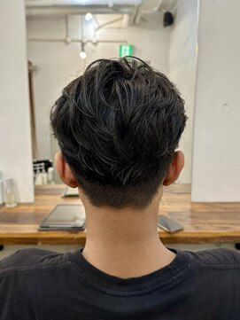 ファルベ(Farbe) フェザー/サーフカール/センターパート/波巻きツイスパ