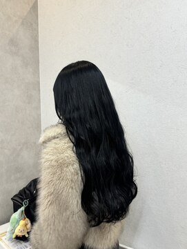 ウタリ(utari) 次回明るくできる暗染め【難波 桜川/髪質改善】