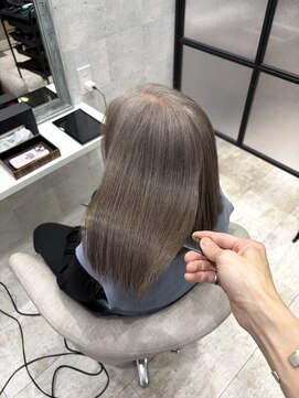 イーズ バイ インス(Yeeee.s by INCE) 白髪ぼかし/脱白髪染め/脱白髪染めハイライト/透明感