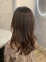 ヴィサージュバスク(VISAGE ba.s.k) 艶ブラウンカラーでつくる大人の上品巻き髪