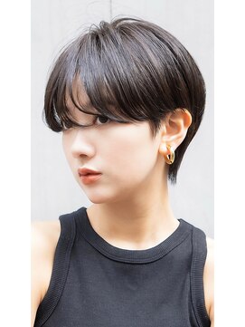 サーカス バイ ビュートリアム 青山(CIRCUS by BEAUTRIUM) ハンサムショート×前髪長めショート｜黒髪・小顔カット