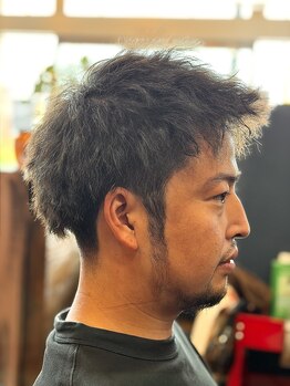 BROSBARBERSHOP【ブロスバーバーショップ】の写真/地域一番のイケてる男の隠れ家!フェードから特殊ヘアまで極めるバーバースタイル。キッズ・大人大歓迎!