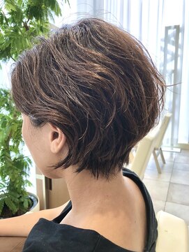 ヒアカアヴェダ 天神VIORO (Heaka AVEDA) クセを活かしたボブ【30代/40代/ショート/髪質改善】H