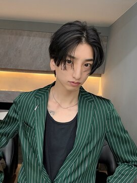 ノク(nok) カルマパーマ、ダウンパーマ、センターパート、韓国メンズ