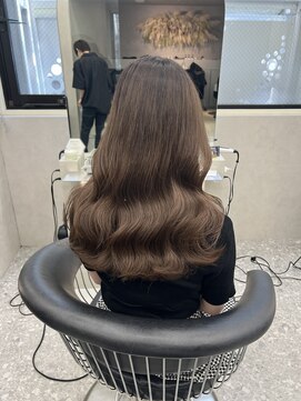 ロール 博多(Role) レイヤーカット/髪質改善/ミディアム/透明感/グレージュ