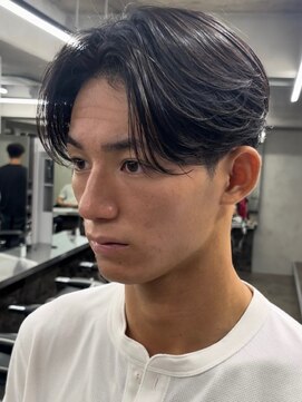 ニコ トウキョウ ロジック(nico TOKYO Logic) センターパートニュアンスパーマ曲がる縮毛矯正