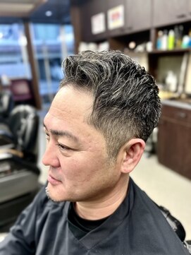 理容 赤沼 メッシュブリーチ刈り上げショート