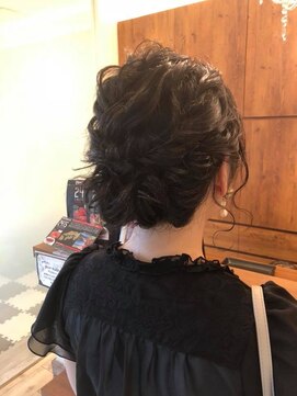 ヘアメイク シュシュ(Hair make chou chou) 結婚式や二次会にぴったりフルアップ【chou-chou 北林夏実】