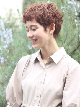 ノーヴェ(Nove) クセ毛は活かす　直毛さんはピンパーマで作るフレンチショート