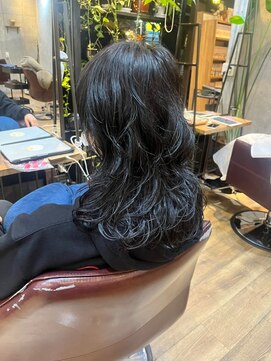 リィリ バイ ロダット 横浜(rili by LODAT) ラフパーマ ウルフパーマ黒髪【rili横浜】