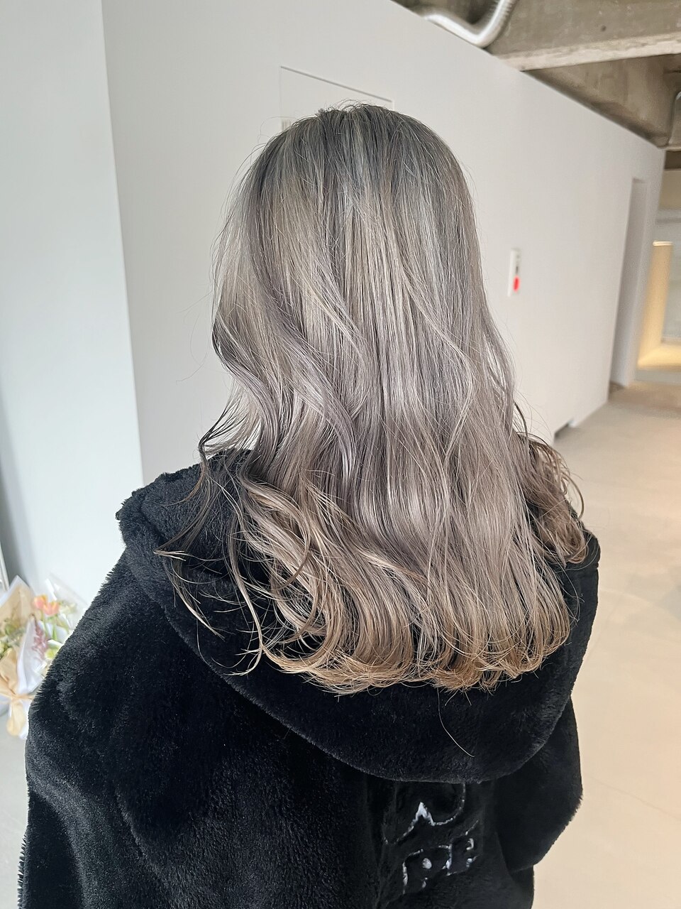 プラチナグレー：L180454640｜オルター(Alter)のヘアスタイル