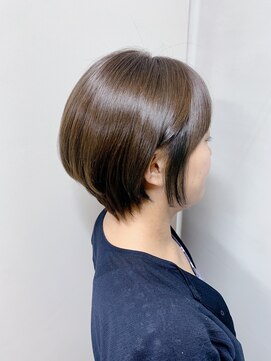 ルーファス メグロ(Ruufus Meguro) 30代40代50代 インナーブルーオシャレショートボブ 2507