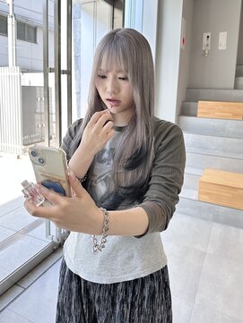 カケル(×.) ミスティシルバーグレー／レイヤー／裾カラー