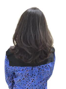 アルム(arum) 柔らかさのあるセミロング