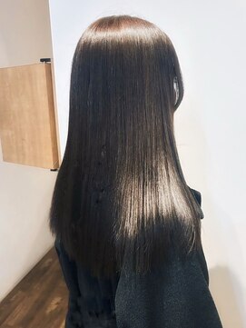 ロティー(loty) グレージュ 透明感カラー 髪質改善 レイヤーカット 10代20代