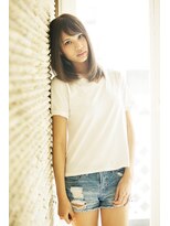 ヘアーサロンデフォーエバールークス(hairsalon de Forever Lux)&nbsp;光に溶け込むイルミナカラー、くびれミディで小顔に。