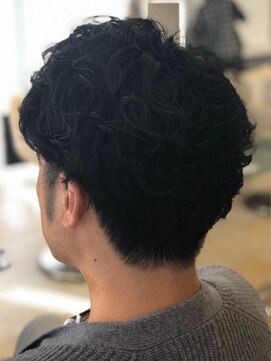 ミーティア バイ クアトロ(Meteor By QUATRO) ワイルドパーマスタイル