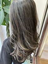 アン(Hair make un)&nbsp;ハイライトカラー×イルミナカラー