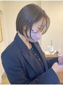 軽い前髪とライン感のあるボブ