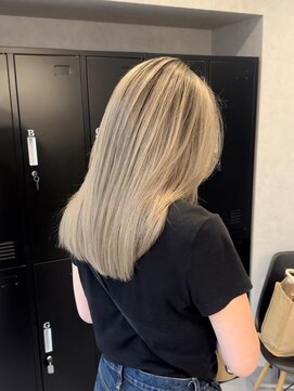 ジゼル 小倉(GiseL) シャドールーツ/ブロンドベージュ