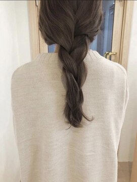 エイチ(811) ショートバレイヤージュマッシュウルフタッセルボブパーマ60代