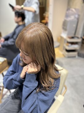 エッセ 大阪梅田茶屋町店(esse) 【梅田】くすみミルクティーベージュ