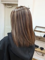 カンシャル(Kanshall)&nbsp;ロングヘア30代～50代グレイヘア白髪ぼかしハイライト