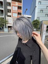 イニー(YNNIE)&nbsp;ホワイトグレーカラー