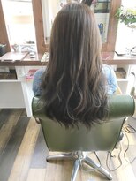 ヘアデザインメリー(hair design Merry)&nbsp;赤味に戻りやすい髪は濃厚カーキアッシュ(青+緑)で消しさります