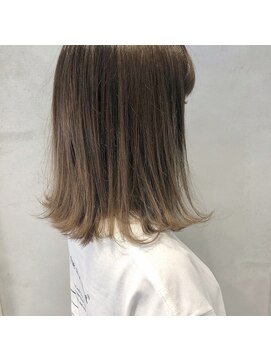 ミント(mint) ＊切りっぱなしボブに外国人風スモーキーベージュ＊