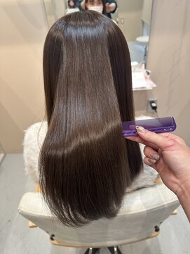 シダ(sida SAIIN) 【sida池村】20代30代艶髪ミディアム