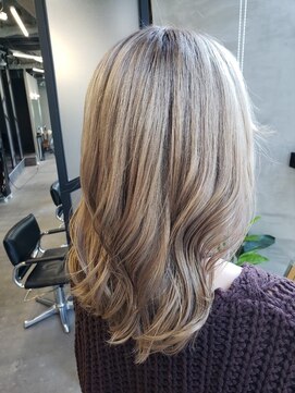 ラフランクリー(la frankly) 20代30代/くせ毛カバー/透明感ショート/ツヤ髪