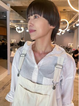 イトシテ マッシュウルフショート【本多身和子】