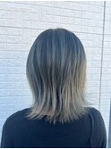 アッシュホワイトバレイヤージュカラー ぱつっとボブディ