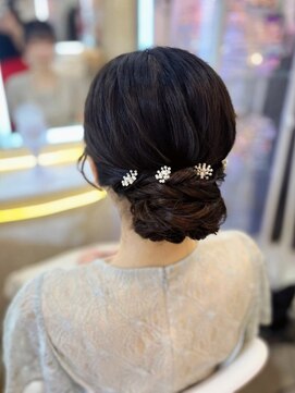 アトリエビューティーアミュ(atelier beauty AmU) 結婚式 二次会 お呼ばれ アップスタイル×パールアクセ