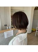 ちょっぴりガーリーチなショートボブ