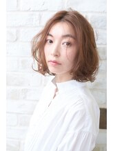 ヘアモイジャ(Hair Moija)&nbsp;大人世代に大人気スタイリングも楽に決まる外ハネミディアムヘア