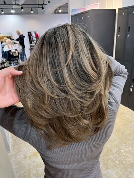 メリー オオサカ(Merly Osaka) medium layer balayage
